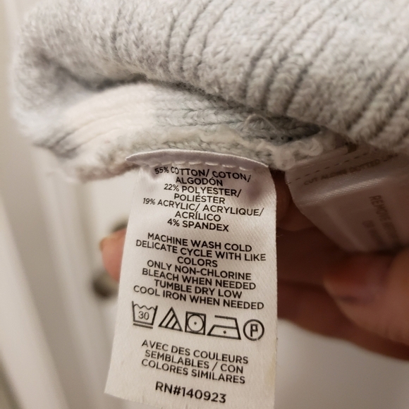 LOFT Grey & White Striped Pullovwr Sweater Size Medium Casual, Comfy - Picture 8 of 8